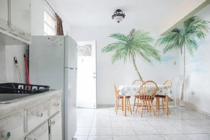 Vista Del Mar Apartments 林康 宾馆